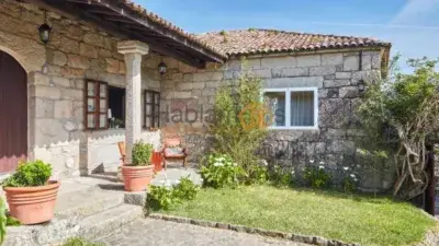 Casa en Meis con Piscina y Gran Parcela