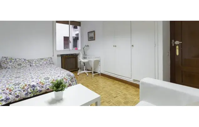 Habitacion 215m2 Madrid Estancia 5 a 18 Noches
