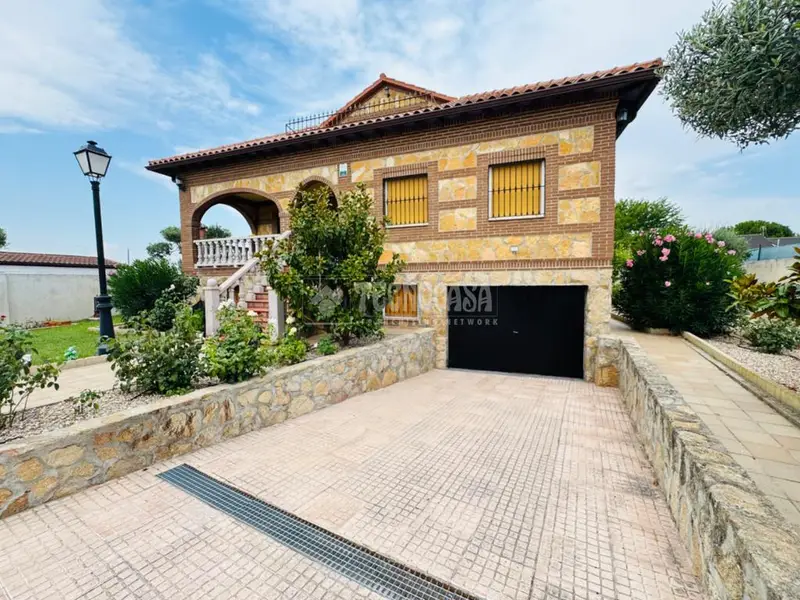 Chalet Independiente Vega de Escalona 5 Dormitorios