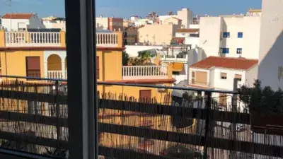 Piso en Venta Centro: Luminoso y Cerca de la Playa