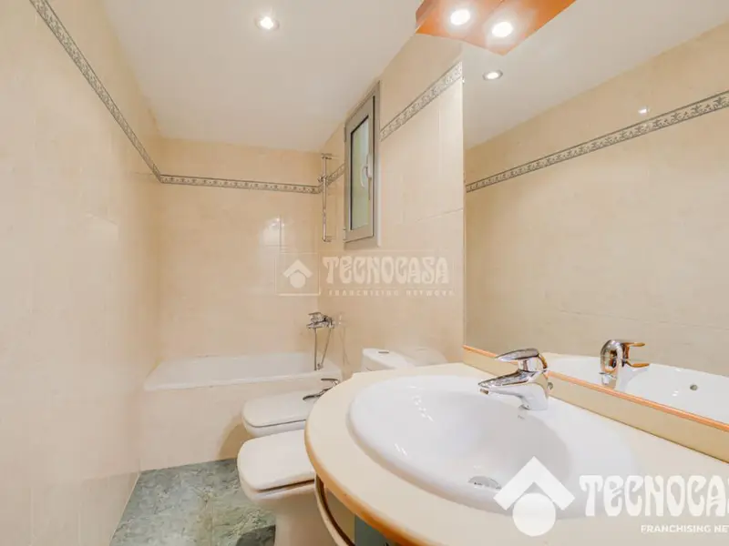 Piso Duplex 77m2 Baix Guinardo 2 Dormitorios Garaje
