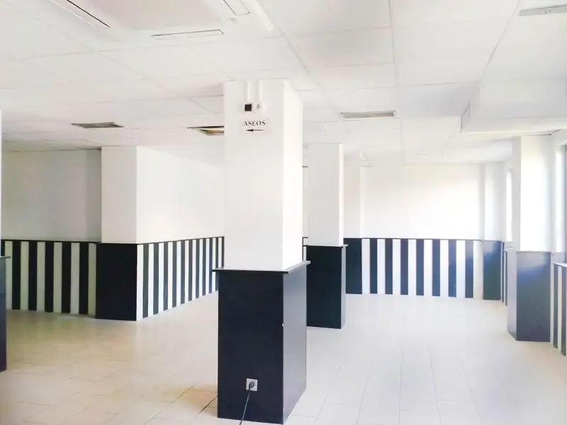 Venta Local Comercial San Juan Bautista Madrid
