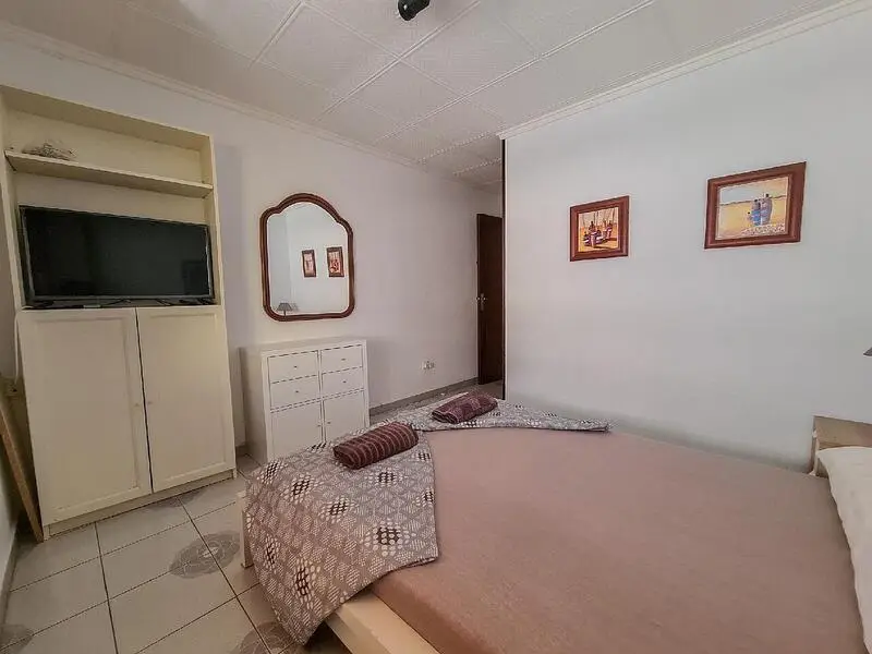 Apartamento en Torrevieja Primera Linea de Playa con Piscina