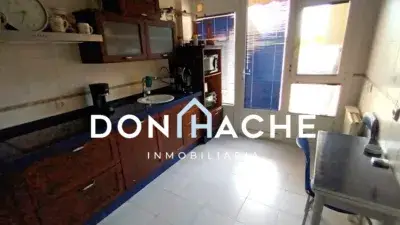 Chalet adosado en venta en Nueva Ciudad