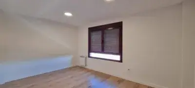 Piso Reformado en Torrijos con Garaje y Ascensor