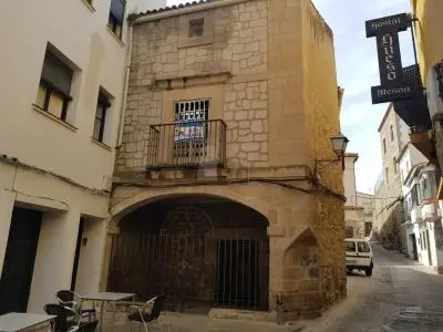 Chalet Pareado en Trujillo 7 Dormitorios 235m2 Cerca Plaza Mayor