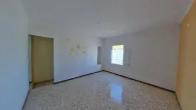 Casa en venta en Calle Navas, cerca de Calle de las Escuelas Nuevas