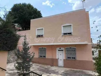 Casa en Venta Yecla Murcia 3 Dormitorios Estufa Pellets Terraza