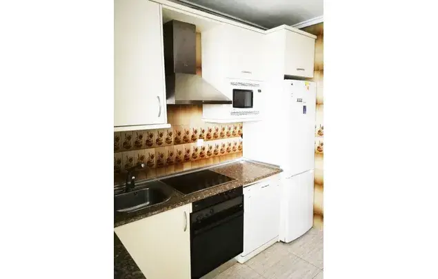 Alquiler Apartamento 4 Dormitorios Cáceres 112m2