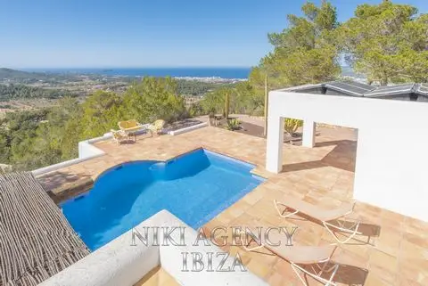 Villa de Lujo con Vistas Panorámicas en San Agustín Ibiza