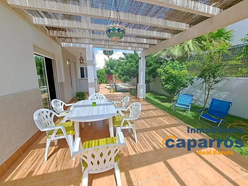 Chalet en Vera Playa Puerto Rey 5 dormitorios 3 baños Jardin Garaje Solarium