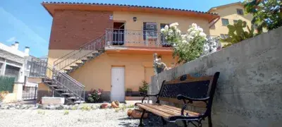 Chalet con Garaje y Parcela Edificable en Els Hostalets de Balenyà