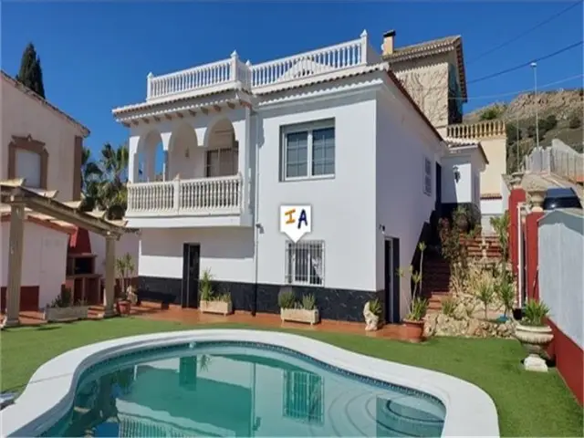 Casa-Villa de 4 Dormitorios en venta Loja, España
