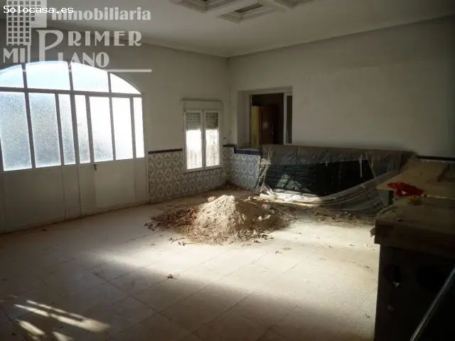 Casa para Reformar 545m2 18 Metros Fachada