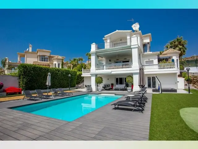 Chalet de Lujo 5 Dormitorios Marbella Piscina Privada