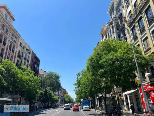 Atico Calle Alcalá Madrid  Tres Habitaciones Dos Baños Amueblado Suministros Incluidos