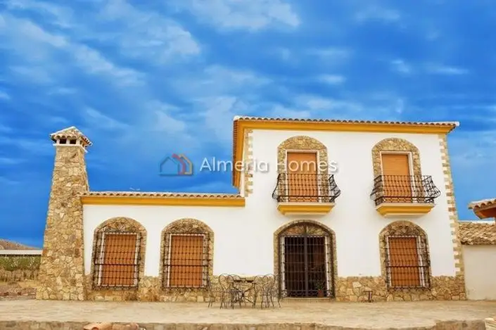Villa de Lujo en Venta 6 Dormitorios Piscina Vistas Impresionantes