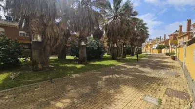 Adosado 4 dormitorios San Fernando cerca Venta Vargas