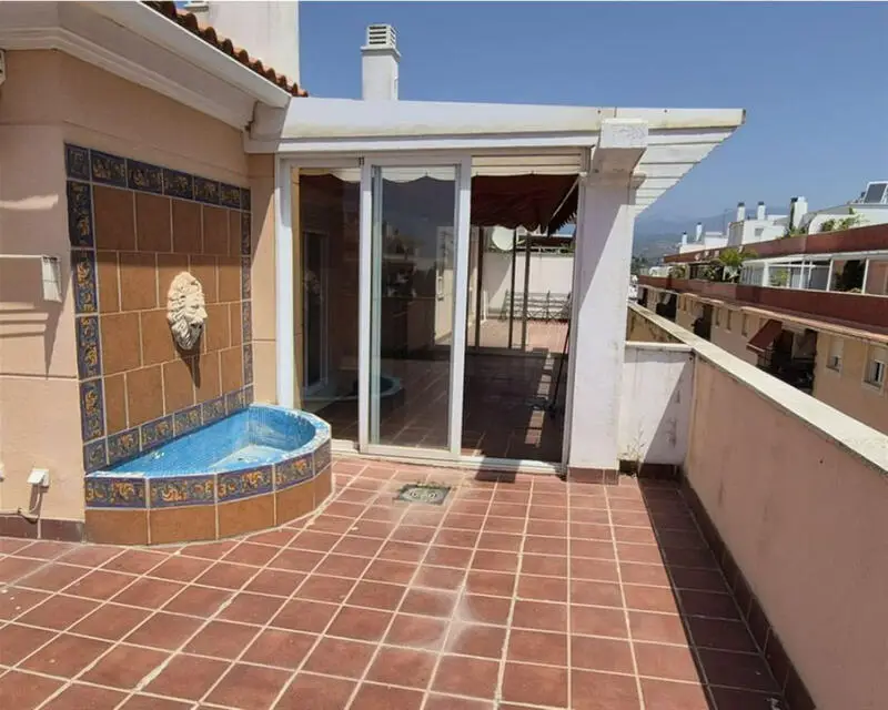 Atico en San Pedro Alcántara con Vistas al Mar Mediterráneo
