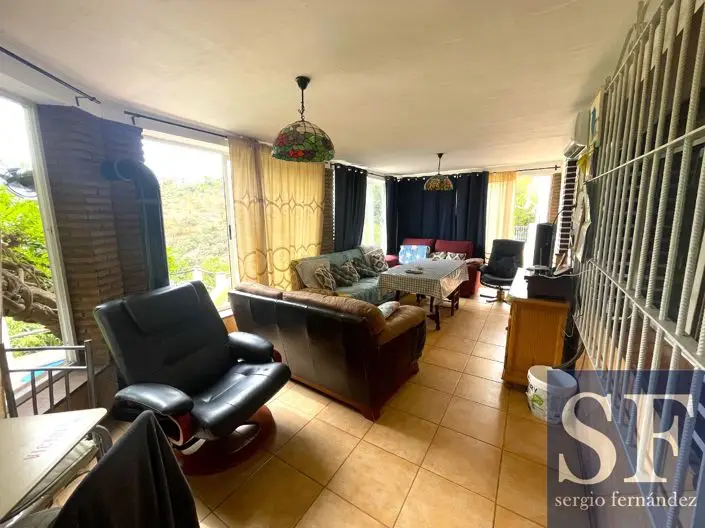 Villa con 4 Dormitorios en Venta en Cómpeta