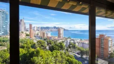 Piso en venta en Avinguda de la Marina Baixa, 8