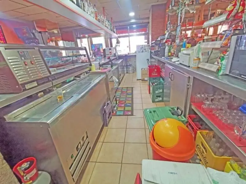 Venta Local Comercial Acondicionado como Bar Cafeteria en Lleida