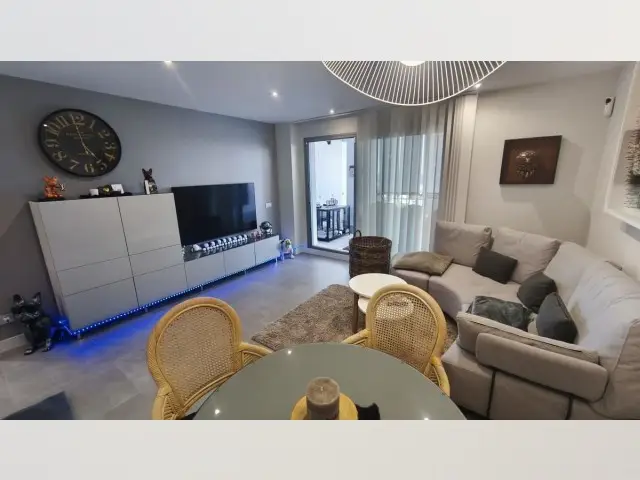 Piso de 2 Dormitorios en venta Benalmádena Pueblo, España
