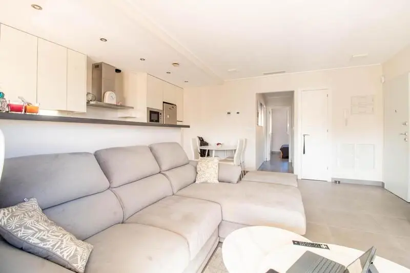 Bungalow en Torrevieja con 2 Dormitorios Jacuzzi y Piscina