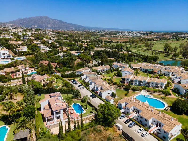 Villa de Lujo en Venta 3 Dormitorios Piscina y Jardin