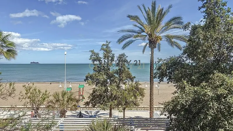 Piso en Primera Línea de Playa en Málaga