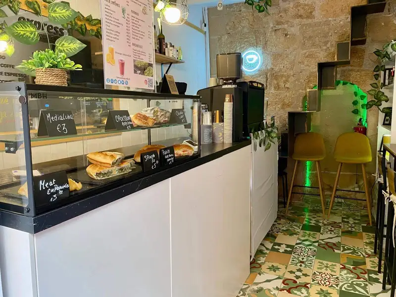 Traspaso Local Comercial Palma Centro Listo para Trabajar