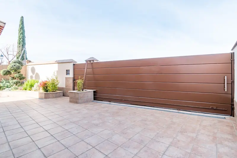 Chalet con Piscina en Monachil  346m2