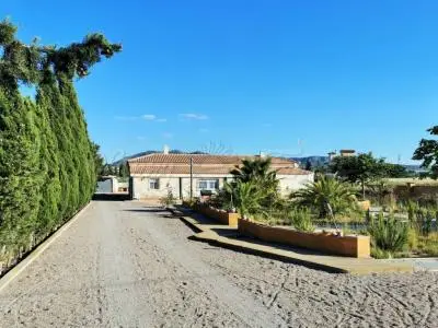 Casa Chalet en Venta Caudete Albacete 6 Dormitorios 6 Banos