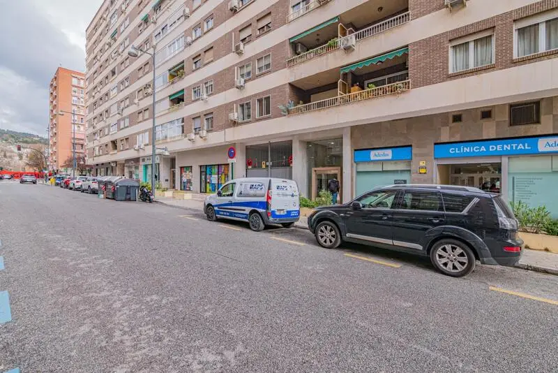 Apartamento 4 Dormitorios Granada Centro