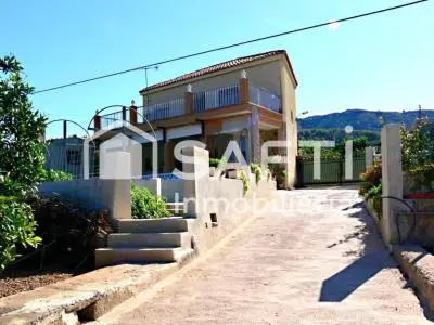 Casa Rústica en Venta Chalet Independiente 3 Dormitorios Piscina