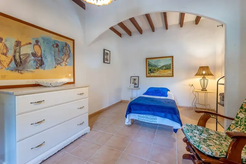 Chalet Rústico en Pollensa con Vistas a la Montaña y Piscina