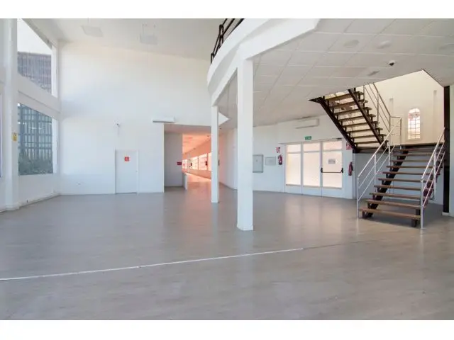 Nave Industrial 1000m² Junto a Kinepolis Granada