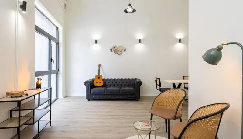 Piso Reformado en El Poble Sec Cerca de Montjuic 80m2