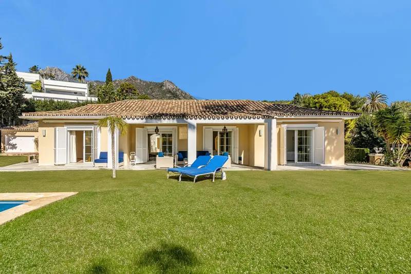 Chalet 5 Dormitorios Marbella Cascada de Camojan