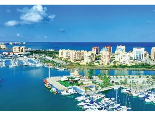 Apartamentos en Venta en La Manga del Mar Menor con Vistas al Mar