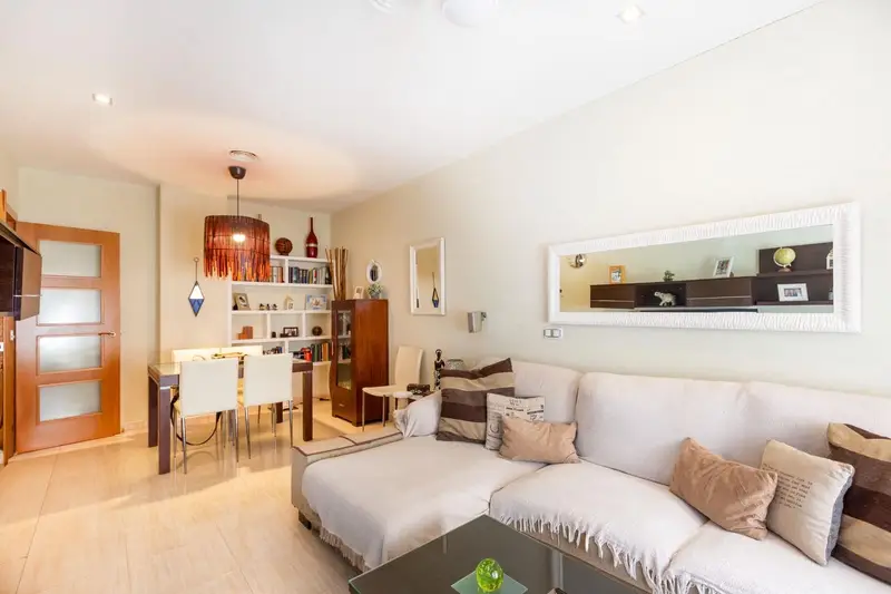 Piso en venta en Meliana Valencia 72m2 2 dormitorios 2 baños garaje trastero
