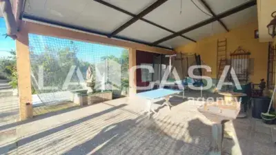 Chalet en Venta en Oromana con Piscina y Jardin