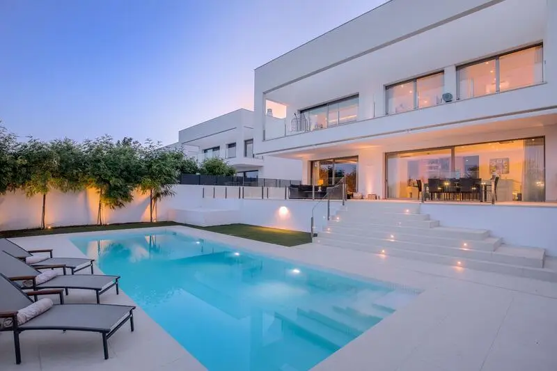 Villa de Lujo en Guadalmina Baja 4 Dormitorios Piscina Privada