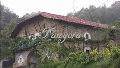 Casa Rústica con Viñedos en Larrabetzu