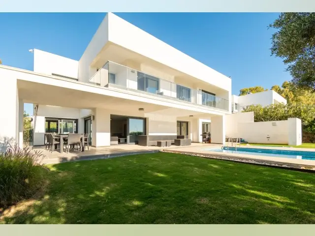 Casa-Villa de 4 Dormitorios en venta La Duquesa, España