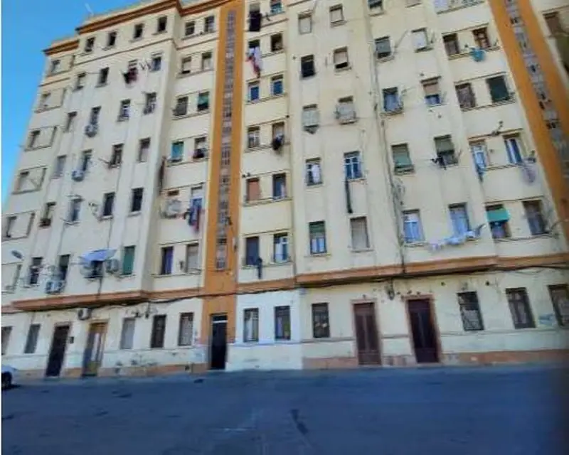 Piso en Venta en Valencia 3 habitaciones 2 baños 51m2