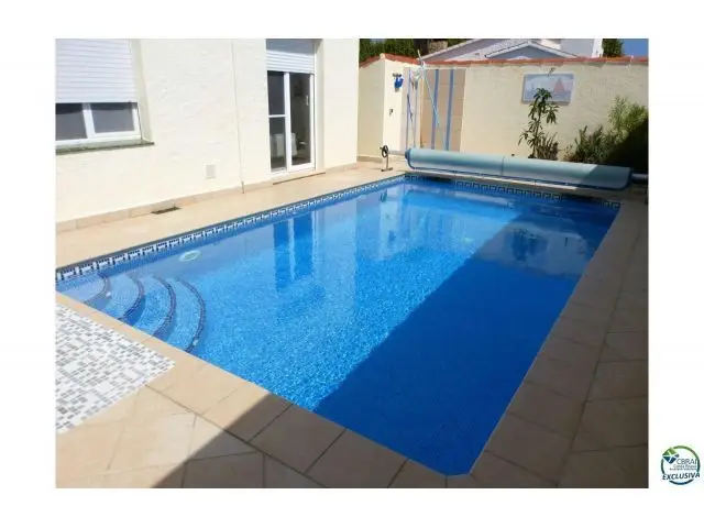 Chalet en Venta Empuriabrava Girona Piscina Jardin 3 Dormitorios