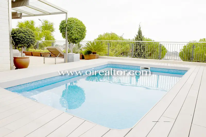 Casa en venta en Tiana Maresme nueva con jardin piscina y vistas