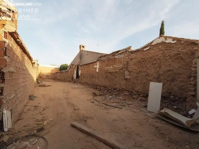 Solar 302m2 Tomelloso Cerca de C Africa y Claudio Coello
