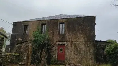 Casa adosada en Curtis con 6 dormitorios y 2000m2 de parcela